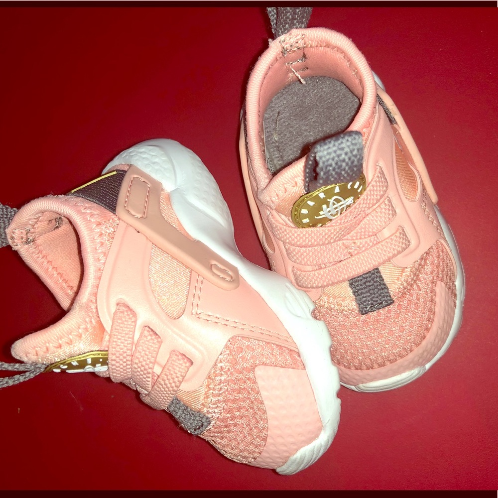 Nike huaraches(sold)